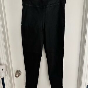 Frame Denim Jet Set Skinny Crop in Black